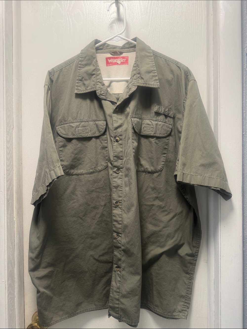 Wrangler Men's Short-Sleeve Button-Front Shirt in Olive